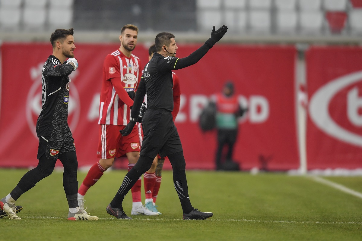 Playsport E HAOS TOTAL Ce se întâmplă dacă pe stadioane se mai aud