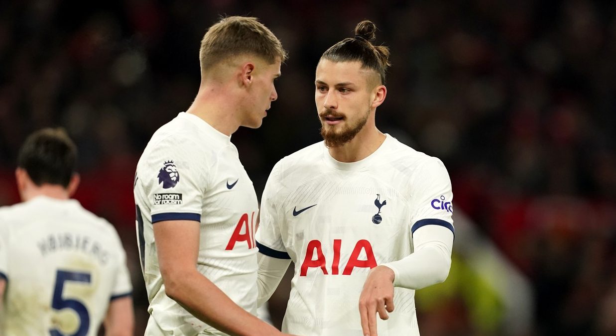 Playsport Drăgușin n a venit la Tottenham ca să stea Dezvăluiri de