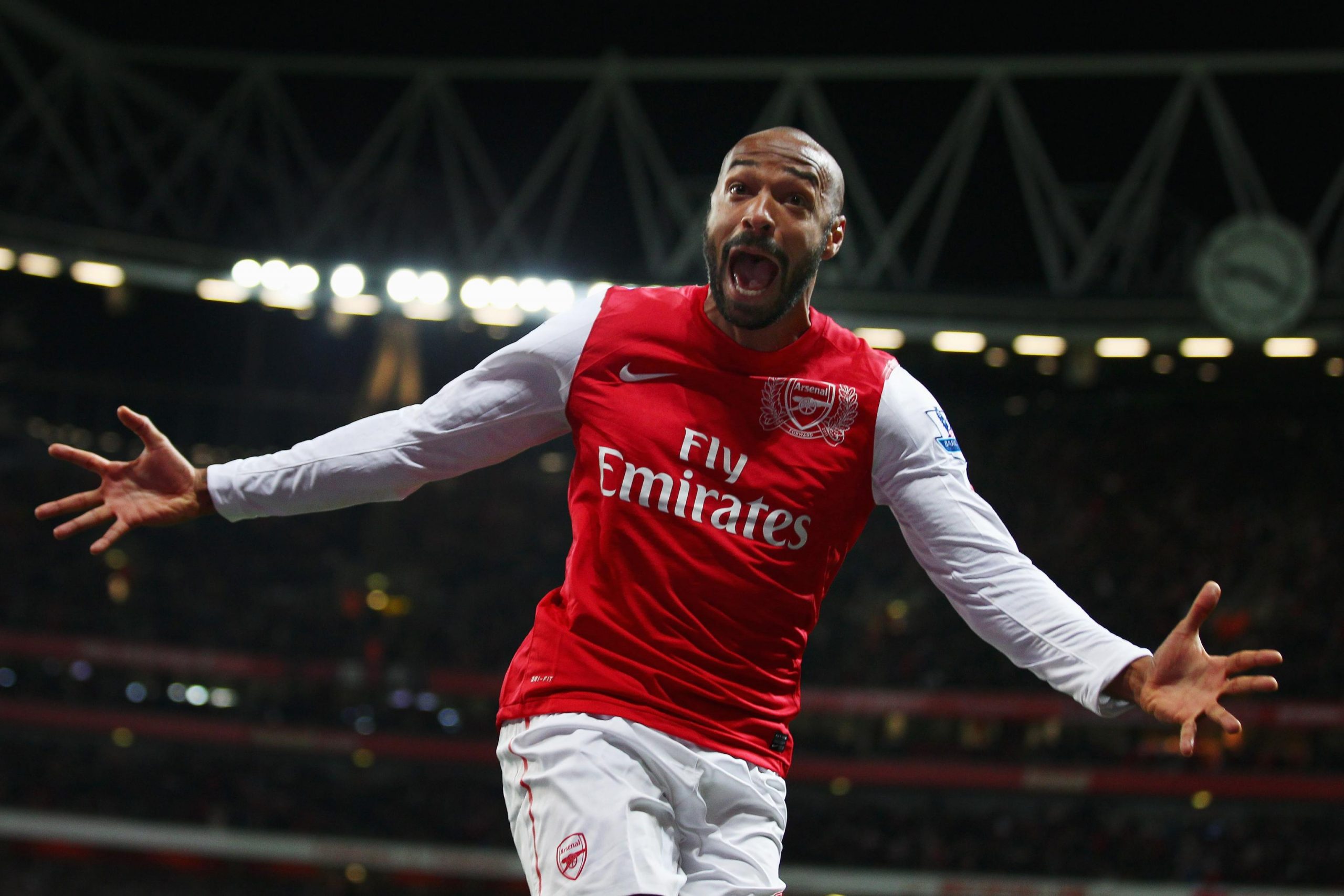 Thierry Henry e legendă la Arsenal