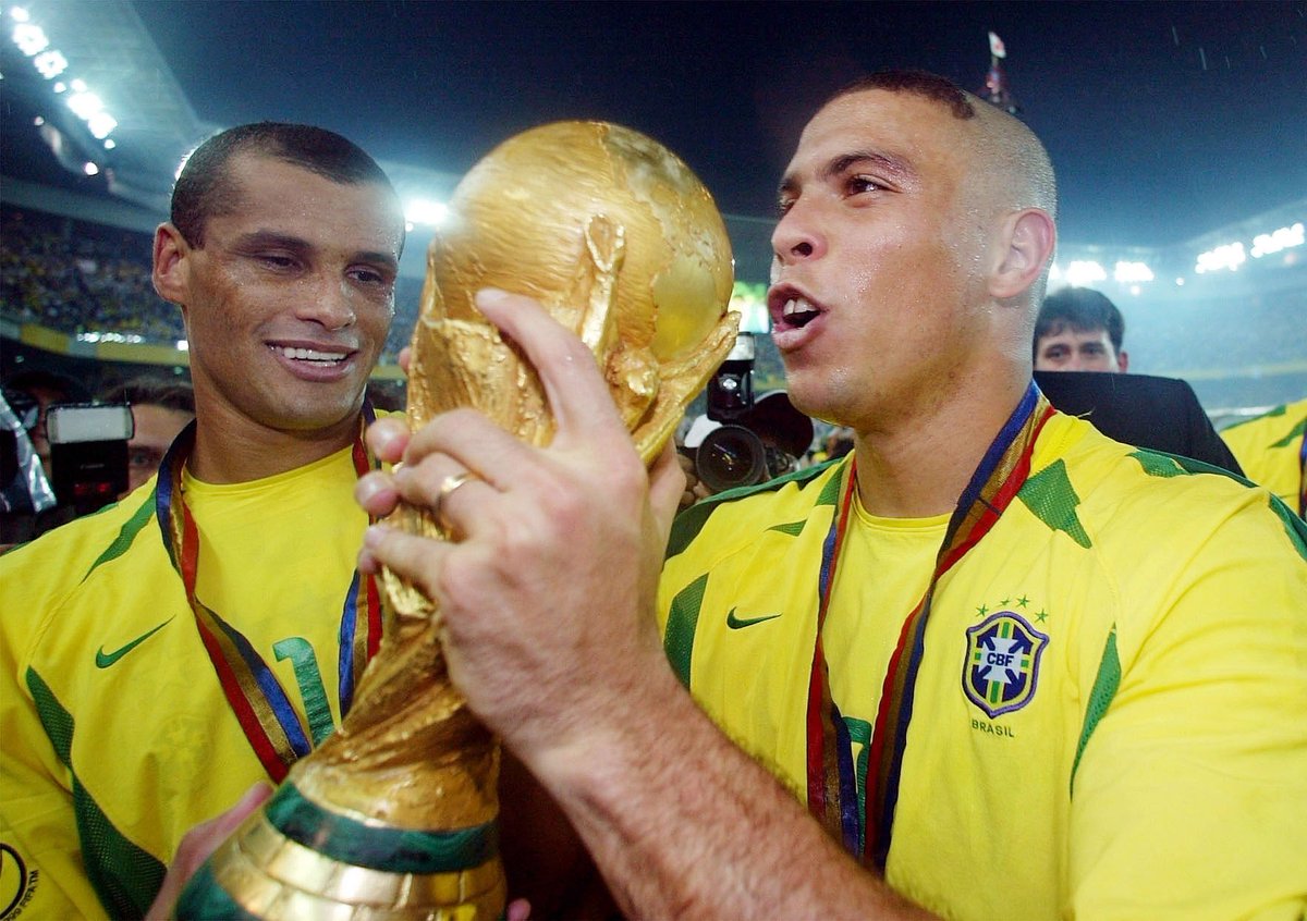 Rivaldo a cucerit Cupa Mondială cu Brazilia, în anul 2002