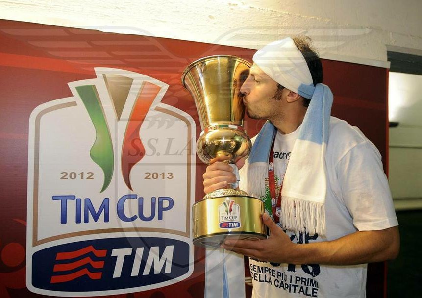 6 trofee a cucerit Ștefan Radu alături de Lazio. 3 Cupe și 3 Supercupe ale Italiei