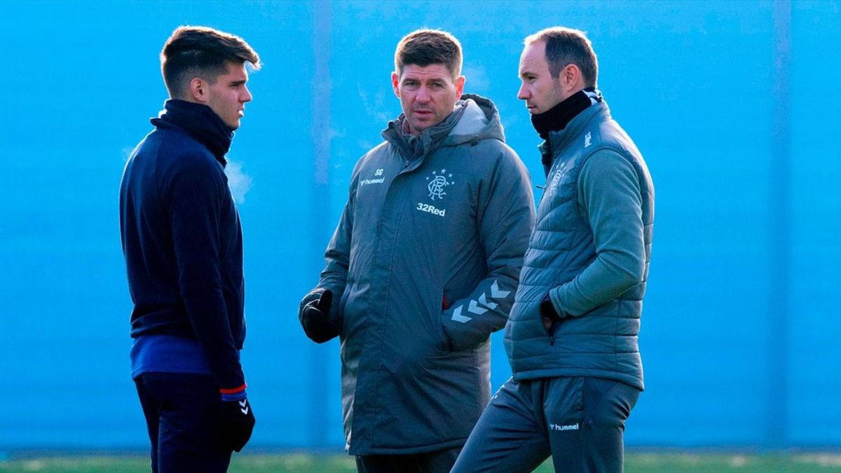 Ianis Hagi, nemulțumit de faptul că Steven Gerrard nu îi oferă mai multe minute?