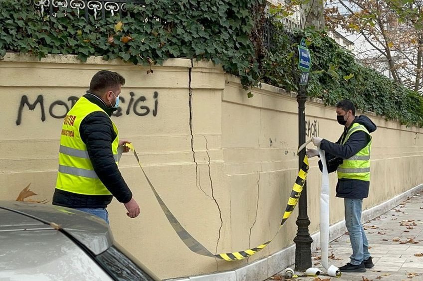 Palatul lui Gigi Becali, vandalizat