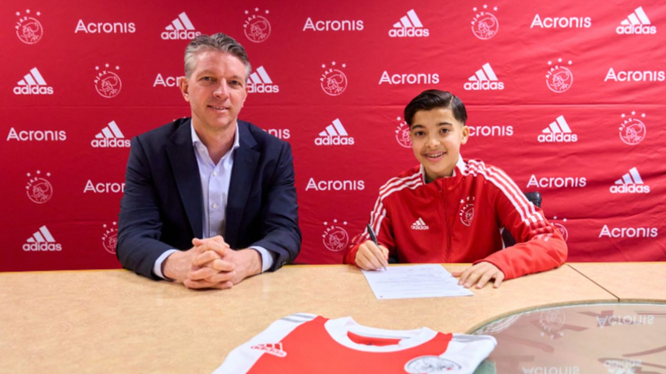 Rayane Bounida, prezentat oficial la Ajax. Sursa foto: ajax.nl