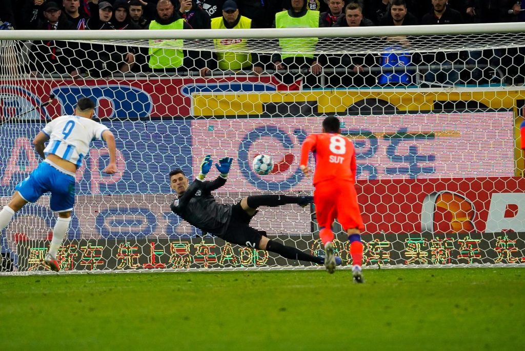 Playsport - FCSB - Universitatea Craiova 0-2. Bic Le-a Ras șansele La ...