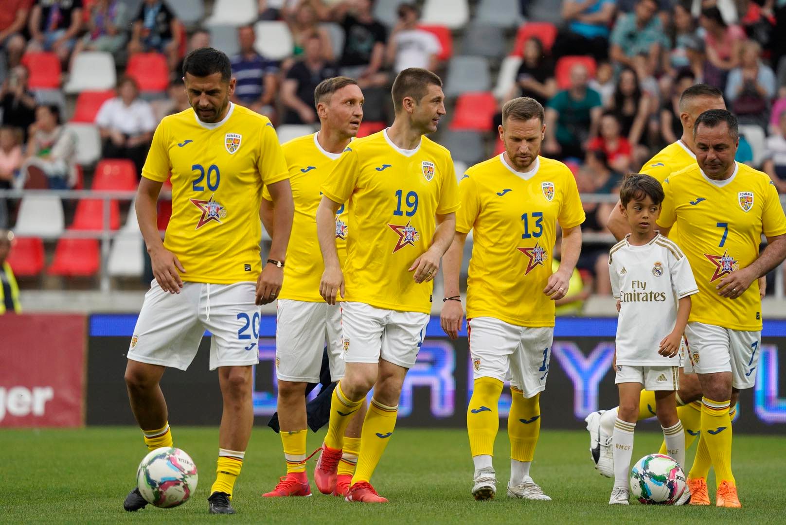 Încălzirea de dinaintea meciului Steaua - România. Sursă foto: Playsport.ro