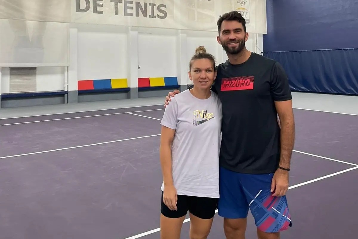 Tecău s-a retras în această vară în cadrul unui eveniment la care a fost prezentă şi Simona Halep