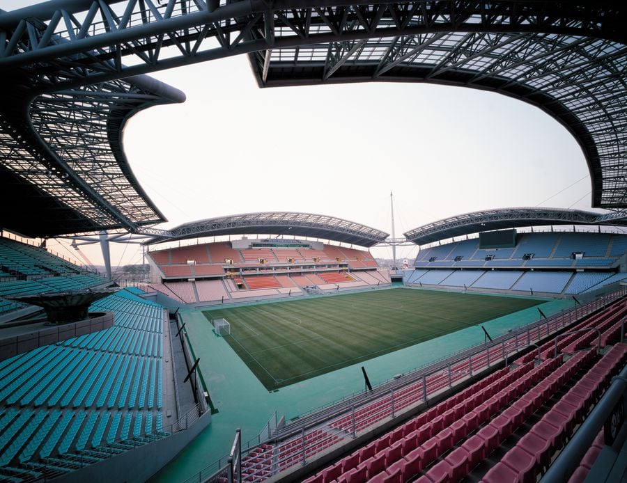 Stadionul pe care îşi desfăşoară meciurile de acasă noua echipă a lui Petrescu 